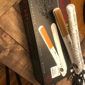 Chi limited addition straightener